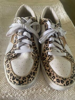 White Leopard-Print Women's Lace-Up Sneakers